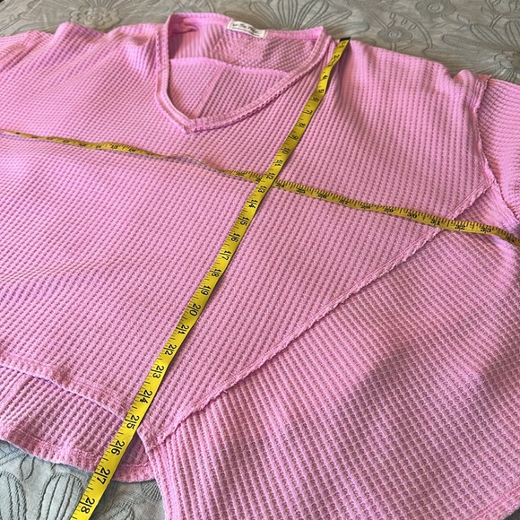 We the Free Pink V-Neck Waffle Knit shirt L - Picture 8 of 8